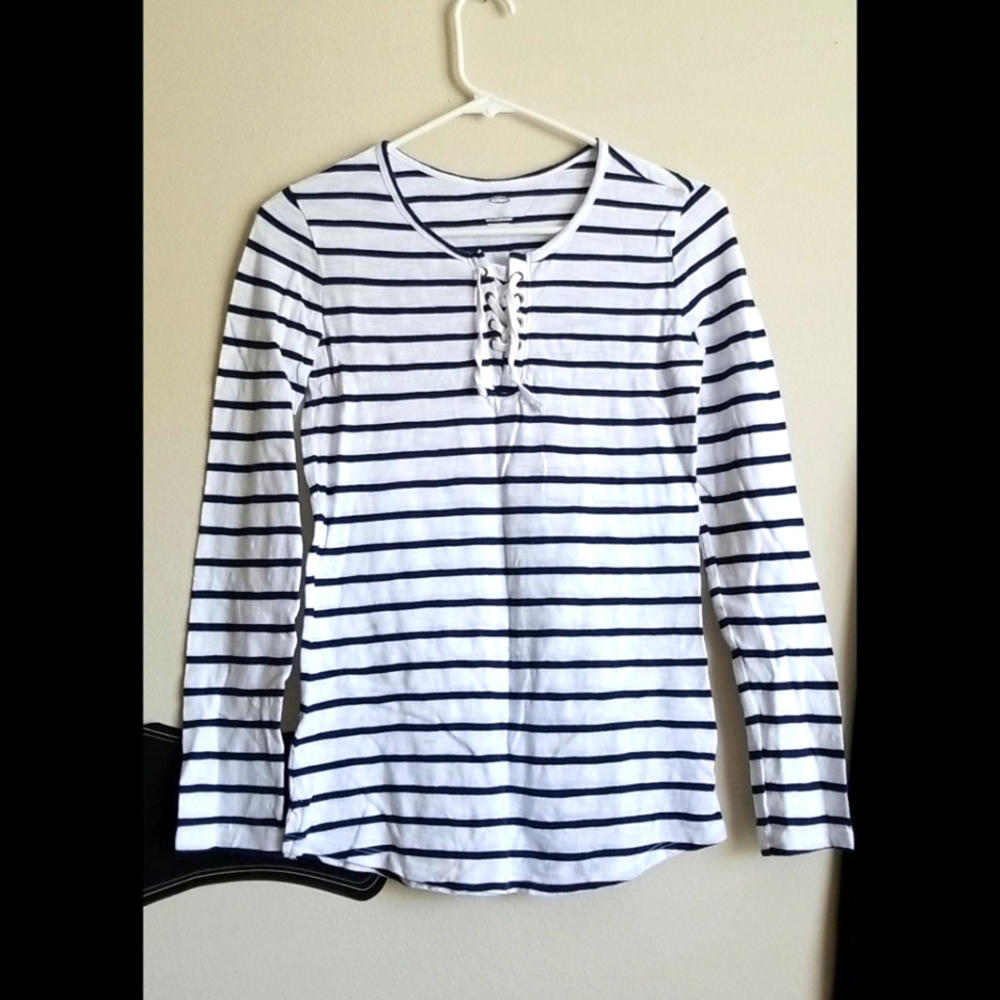 🆕️ LISTING! OLD NAVY STRIPED LONG SLEVE LACE UP POLO JERSEY TOP